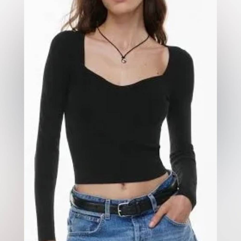 Aritzia Wilfred Black Cropped Sweater